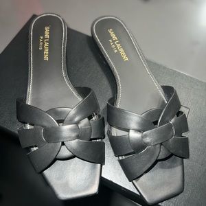 Saint Laurent Tribute Flat Sandals